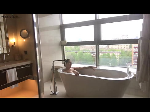 ❤️ Napakalaking babe madamdamin jerking off ang kanyang puki sa banyo ☑ Mahirap na porn sa amin ❤